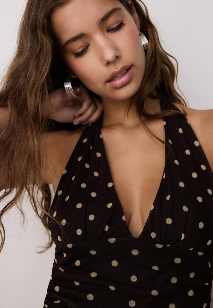 Top halter de malla con lunares Top halter de malla con lunares