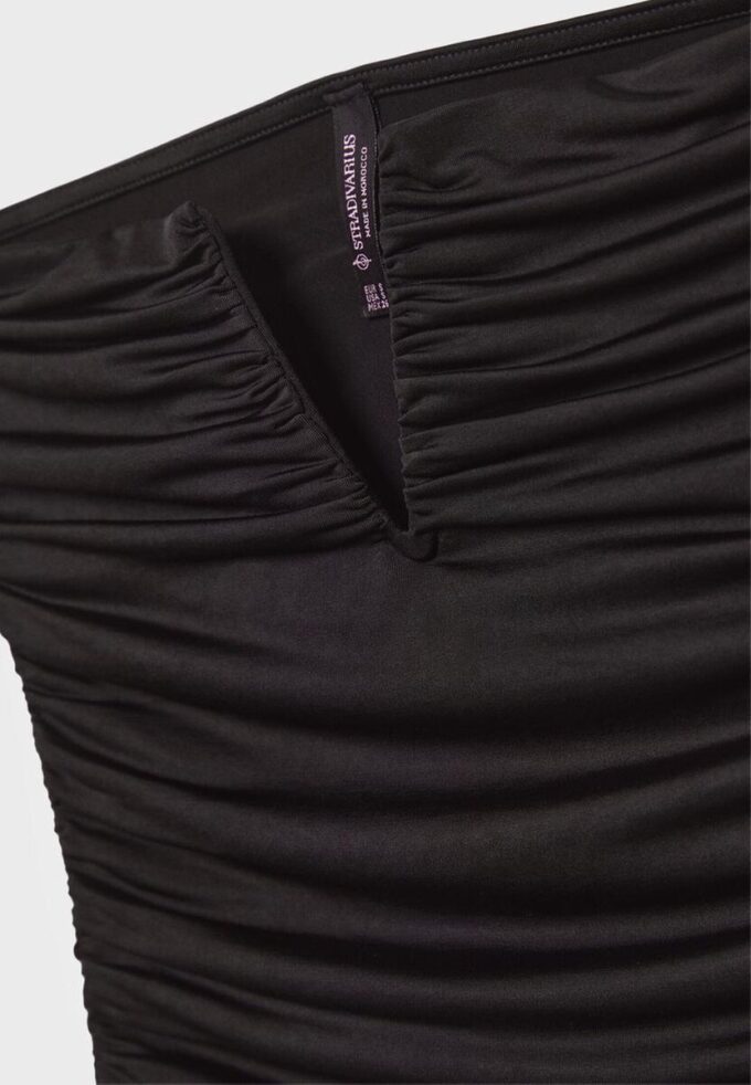 Tops bandeau drapeados con detalle en V Tops bandeau drapeados con detalle en V