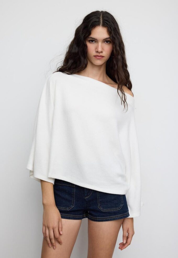 Tops tipo capa con cuello barco Tops tipo capa con cuello barco
