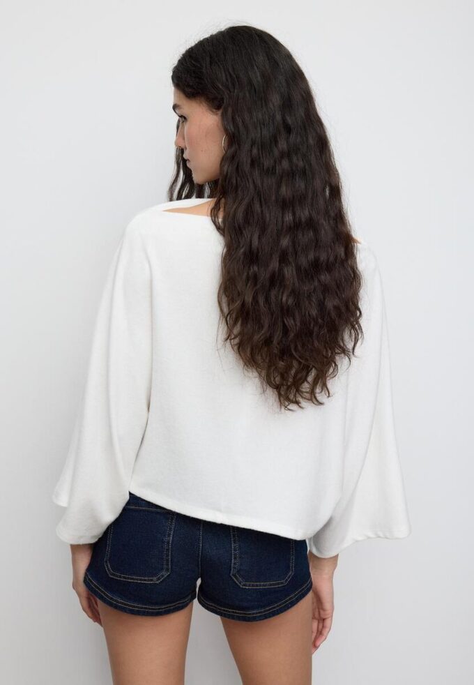 Tops tipo capa con cuello barco Tops tipo capa con cuello barco