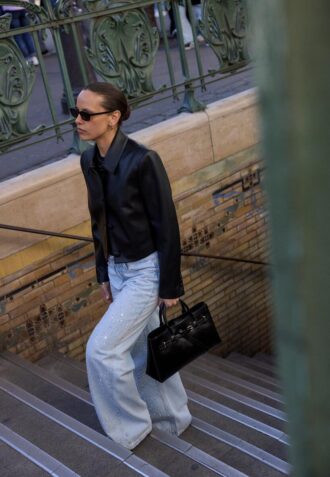Blazer corto efecto piel