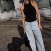 Vaqueros de talle bajo y pierna Wide Leg con pedrería Vaqueros de talle bajo y pierna Wide Leg con pedrería