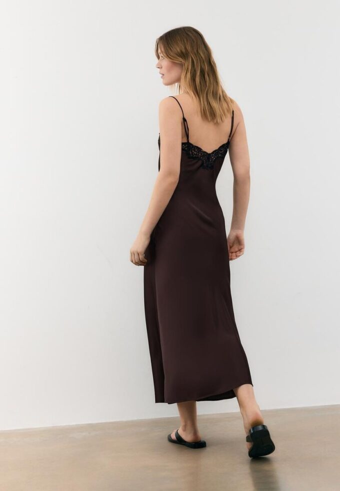 Vestido camisola de satén Vestido camisola de satén