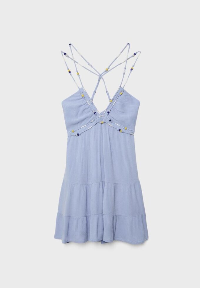 Vestido corto con pedrería