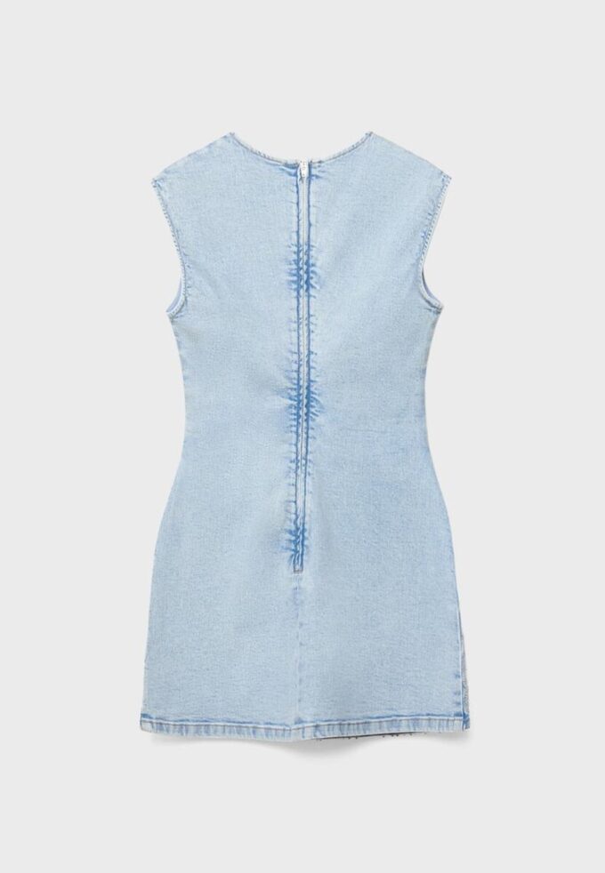 Vestido corto de denim con pedrería Vestido corto de denim con pedrería