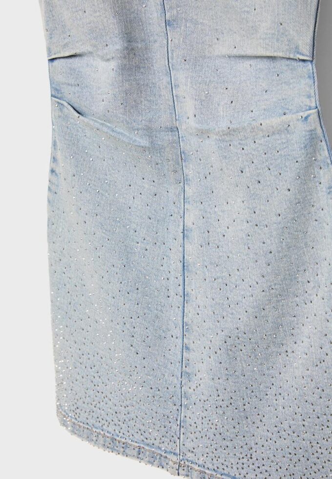 Vestido corto de denim con pedrería Vestido corto de denim con pedrería
