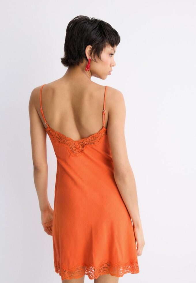 Vestido corto de encaje rústico Vestido corto de encaje rústico