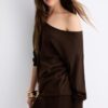 Vestido corto de punto con cuello barco Vestido corto de punto con cuello barco
