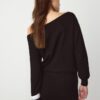 Vestido corto de punto con cuello barco Vestido corto de punto con cuello barco