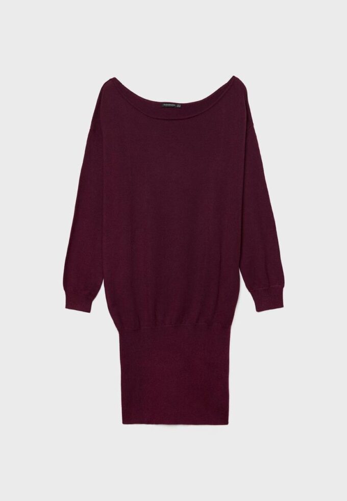 Vestido corto de punto con cuello barco Vestido corto de punto con cuello barco