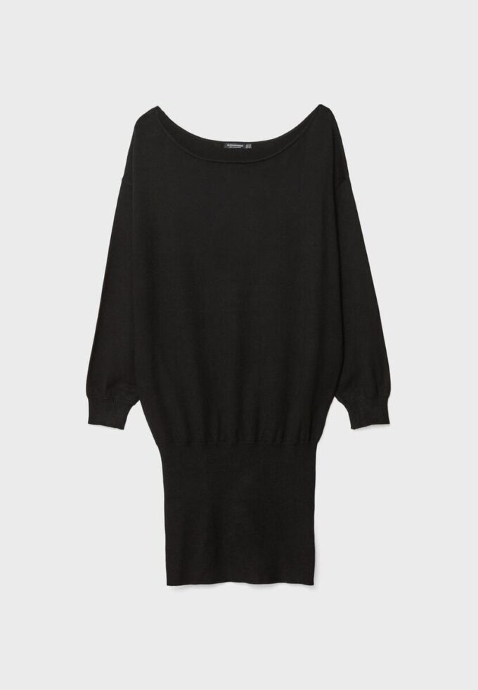 Vestido corto de punto con cuello barco Vestido corto de punto con cuello barco