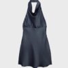 Vestido corto de satén con cuello halter Vestido corto de satén con cuello halter