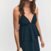 Vestido corto de tirantes con volantes Vestido corto de tirantes con volantes