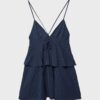 Vestido corto de tirantes con volantes Vestido corto de tirantes con volantes