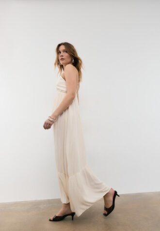 Vestido largo de crepé con tirantes con pedrería
