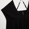 Vestido largo de crepé con tirantes con pedrería Vestido largo de crepé con tirantes con pedrería
