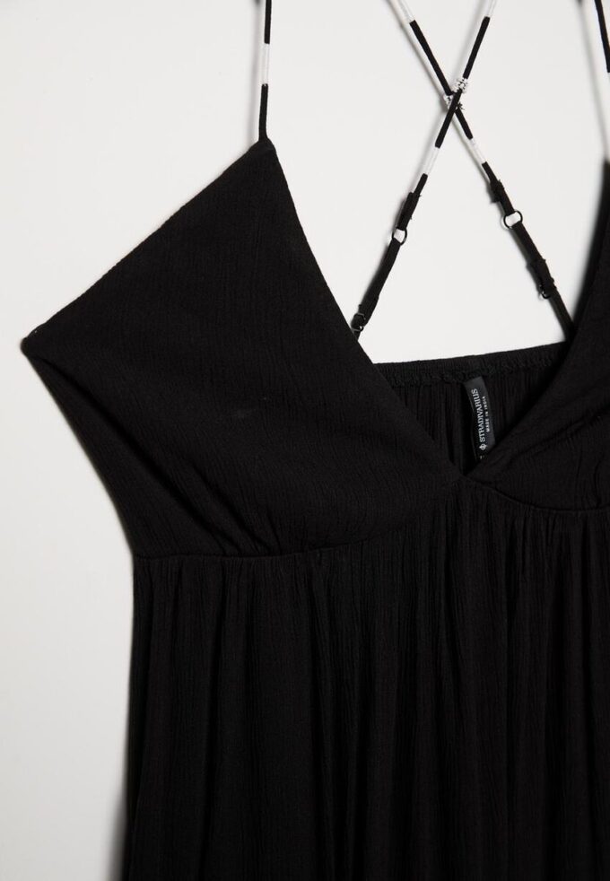 Vestido largo de crepé con tirantes con pedrería Vestido largo de crepé con tirantes con pedrería