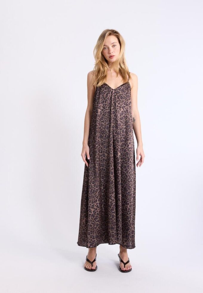 Vestido largo y fluido de satén