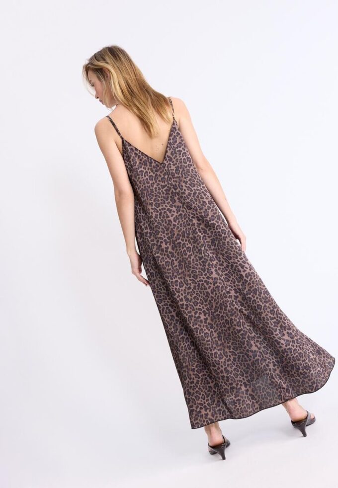 Vestido largo y fluido de satén