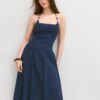 Vestido midi con cuello halter y detalle de cuentas Vestido midi con cuello halter y detalle de cuentas