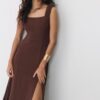 Vestido midi con espalda cruzada y efecto lino Vestido midi con espalda cruzada y efecto lino