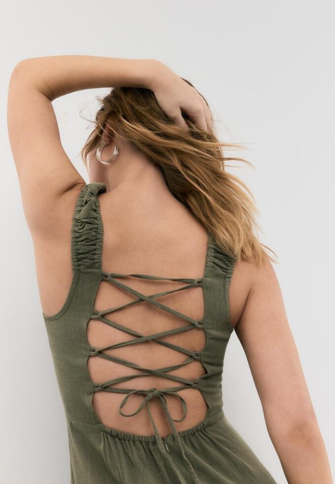 Vestido midi con espalda cruzada y efecto lino Vestido midi con espalda cruzada y efecto lino