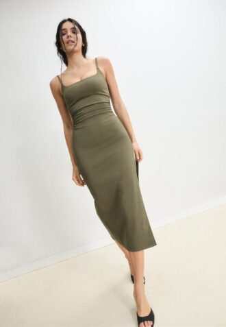 Vestido midi de bengalina con cuello cuadrado
