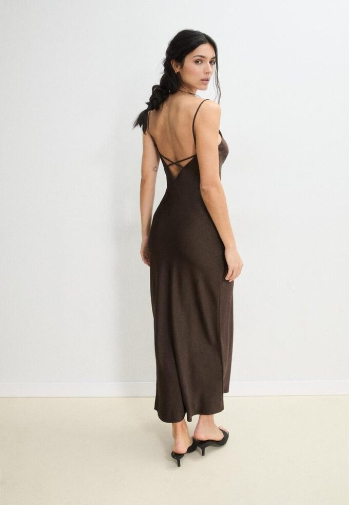Vestido midi de satén Vestido midi de satén