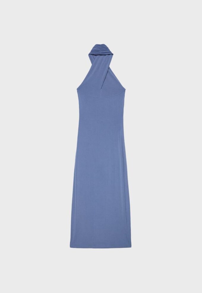 Vestido midi sin espalda con cuello halter Vestido midi sin espalda con cuello halter