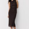 Vestido midi sin mangas de tul con lunares Vestido midi sin mangas de tul con lunares