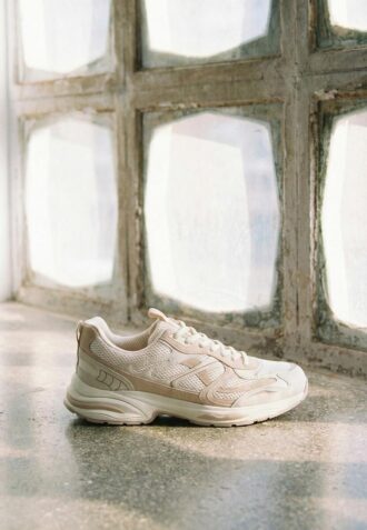 Zapatillas con detalle