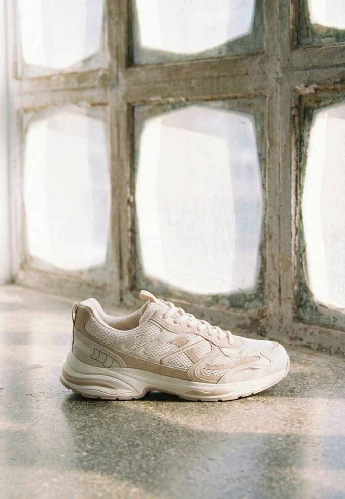 Zapatillas con detalle Zapatillas con detalle