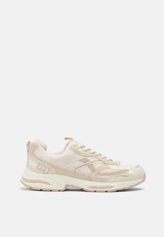 Zapatillas con detalle