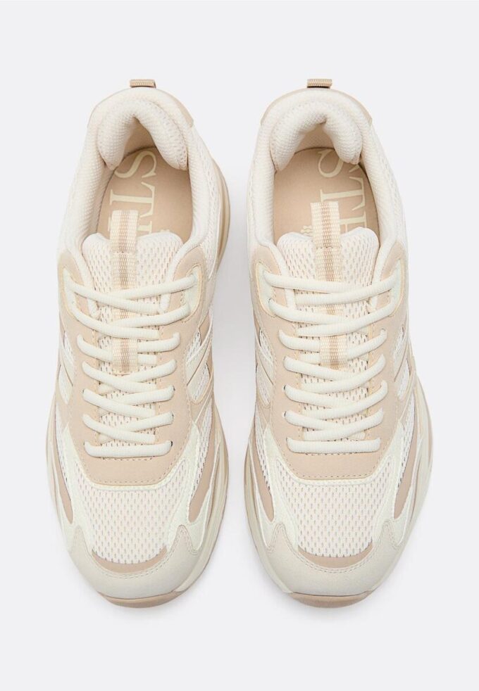 Zapatillas con detalle Zapatillas con detalle