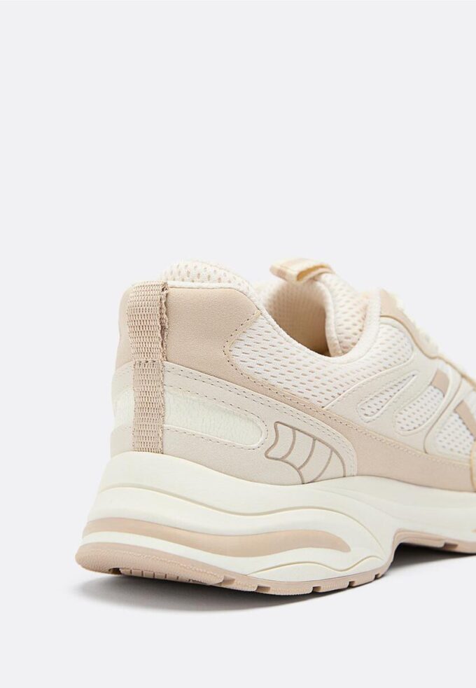 Zapatillas con detalle Zapatillas con detalle