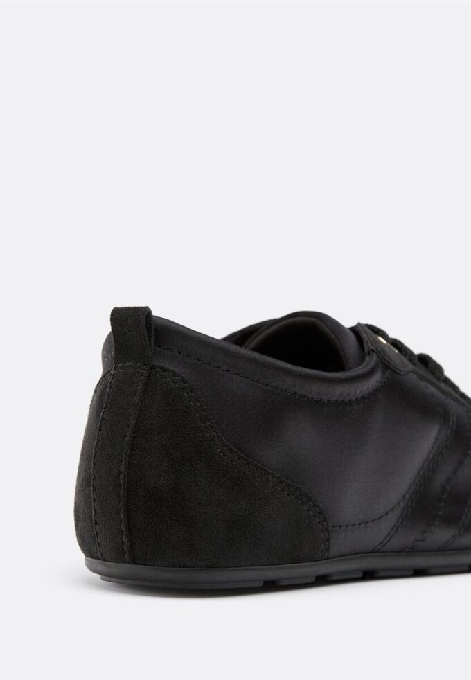 Zapatillas con suela fina de satén Zapatillas con suela fina de satén