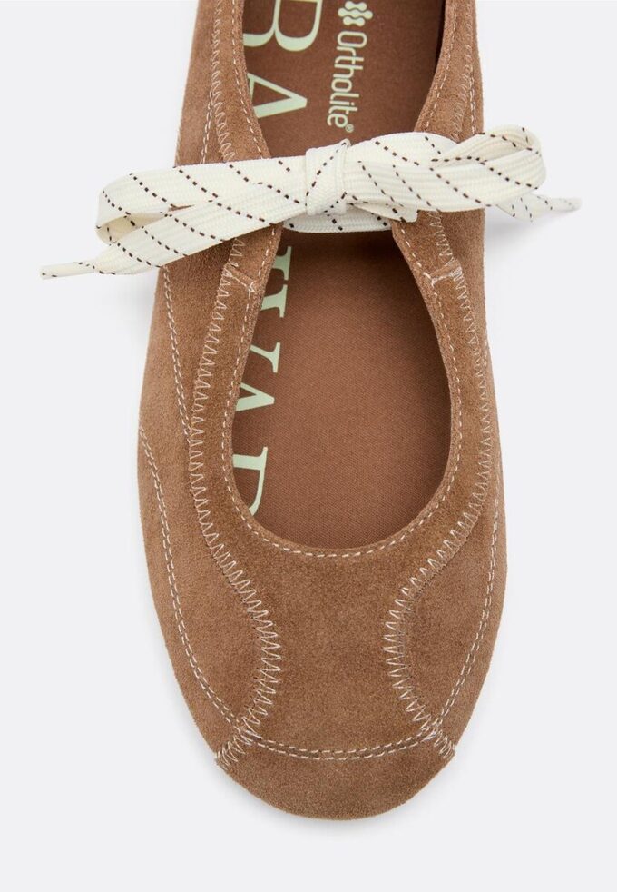 Zapatillas de piel con lazo