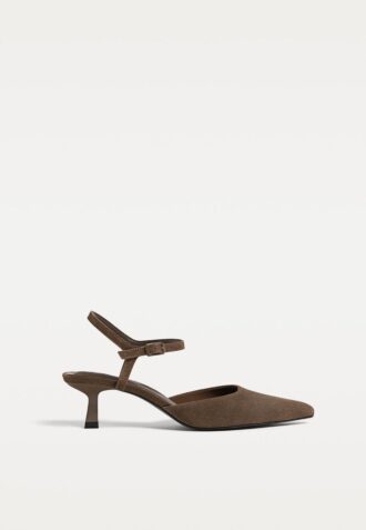 Zapatos de piel con tacón bajo