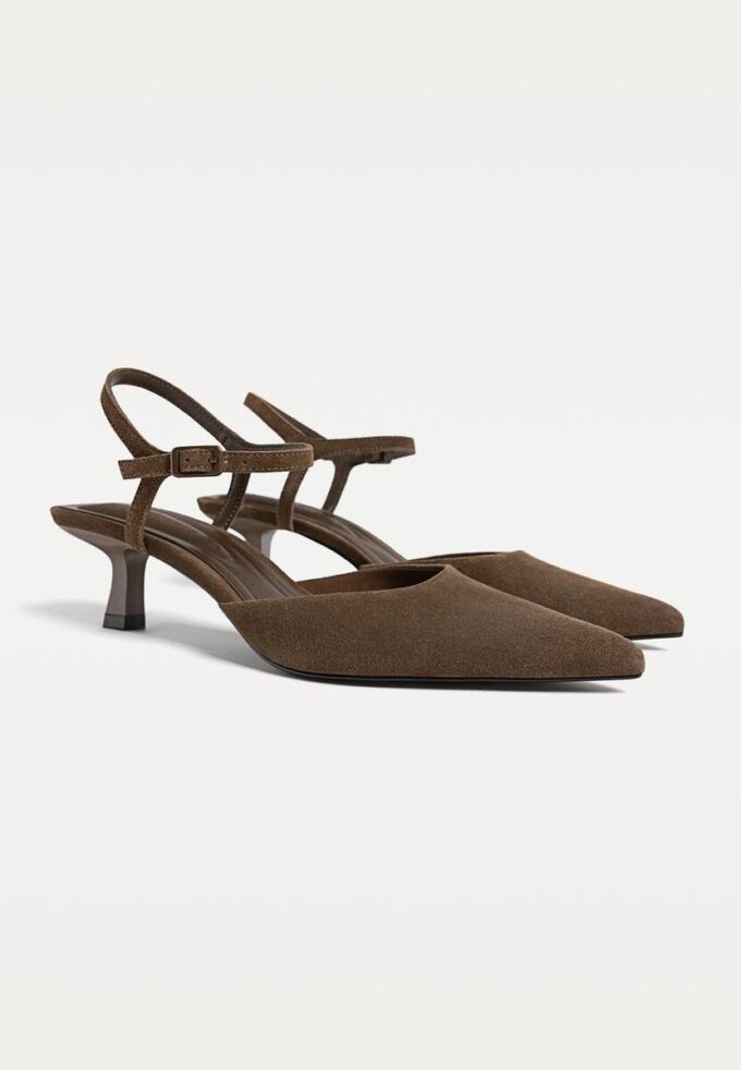 Zapatos de piel con tacón bajo