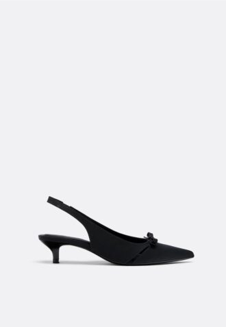 Zapatos de tacón bajo con aberturas