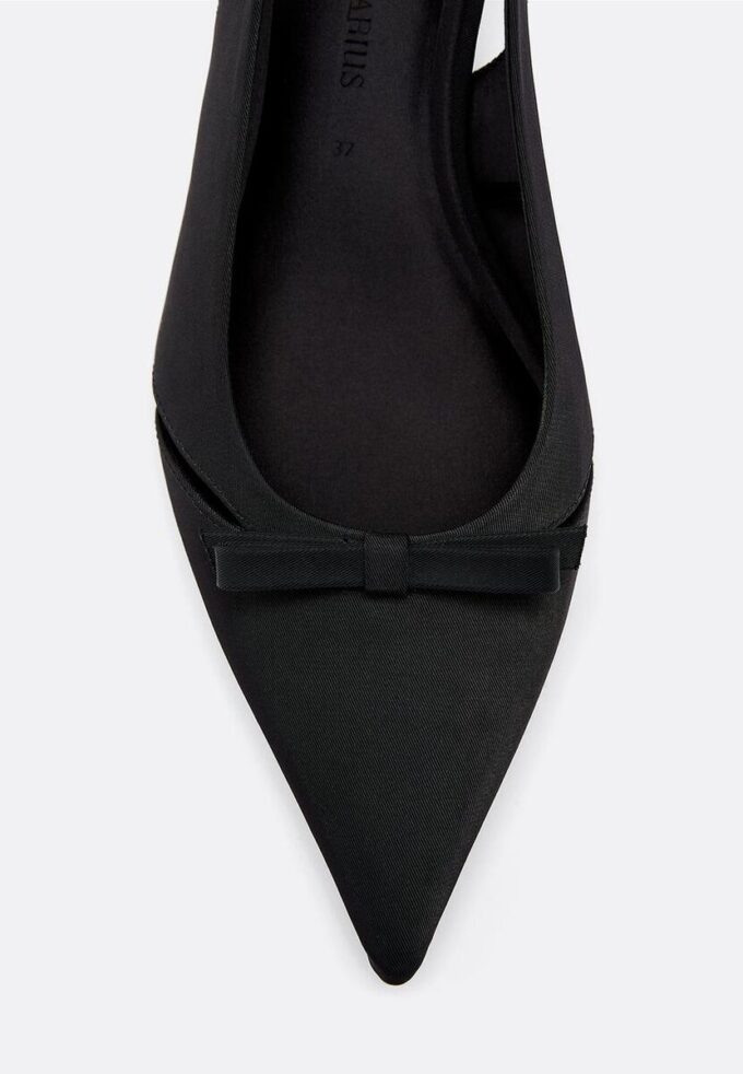 Zapatos de tacón bajo con aberturas Zapatos de tacón bajo con aberturas