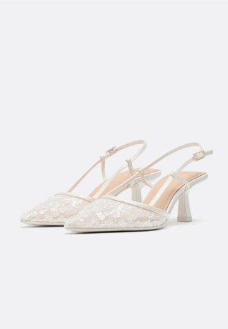 Zapatos de tacón bajo con malla y pedrería
