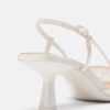 Zapatos de tacón bajo con malla y pedrería Zapatos de tacón bajo con malla y pedrería