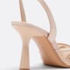 Zapatos de tacón con malla y pedrería Zapatos de tacón con malla y pedrería
