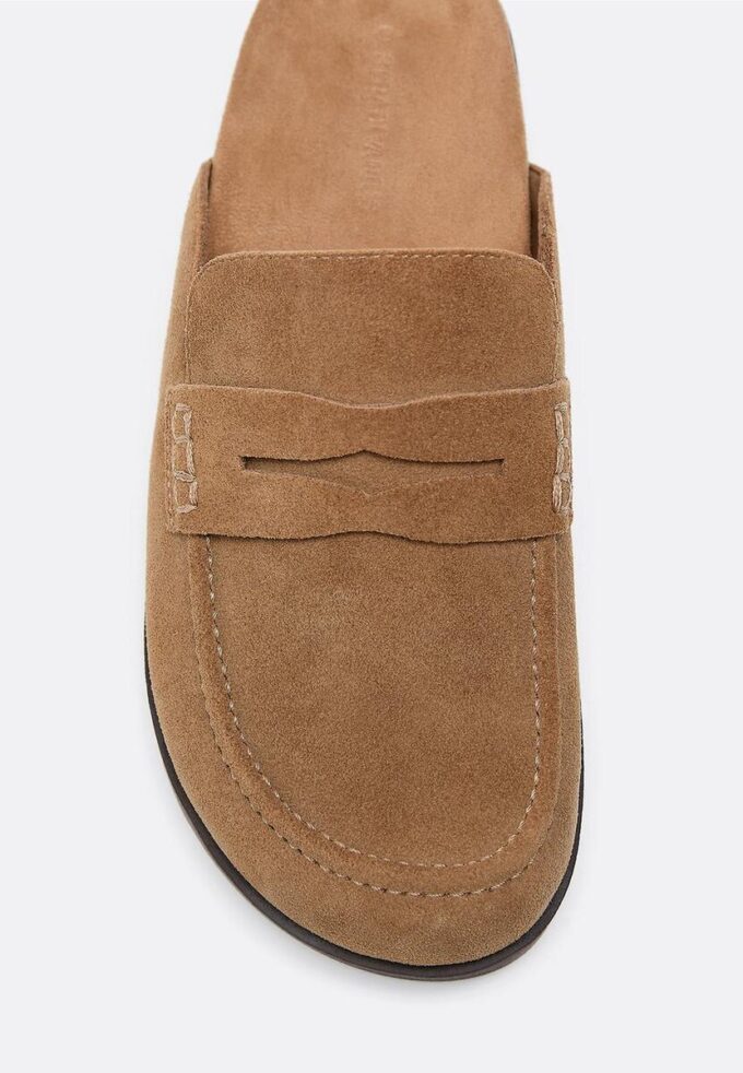 Zuecos tipo mocasín de piel sin espalda